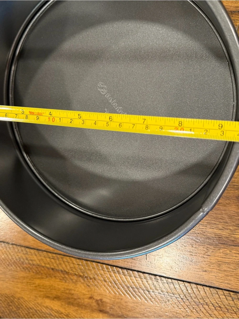 Calphalon Round Nonstick Springform Pan 9” cheesecake nonstick
